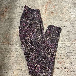 Lululemon Wunder Train. size 2